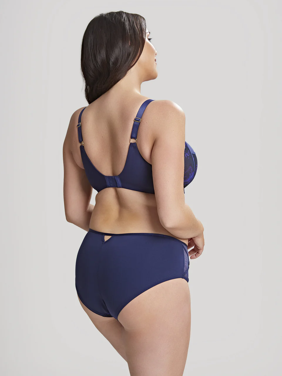 Dionne Full Cup - Image 10