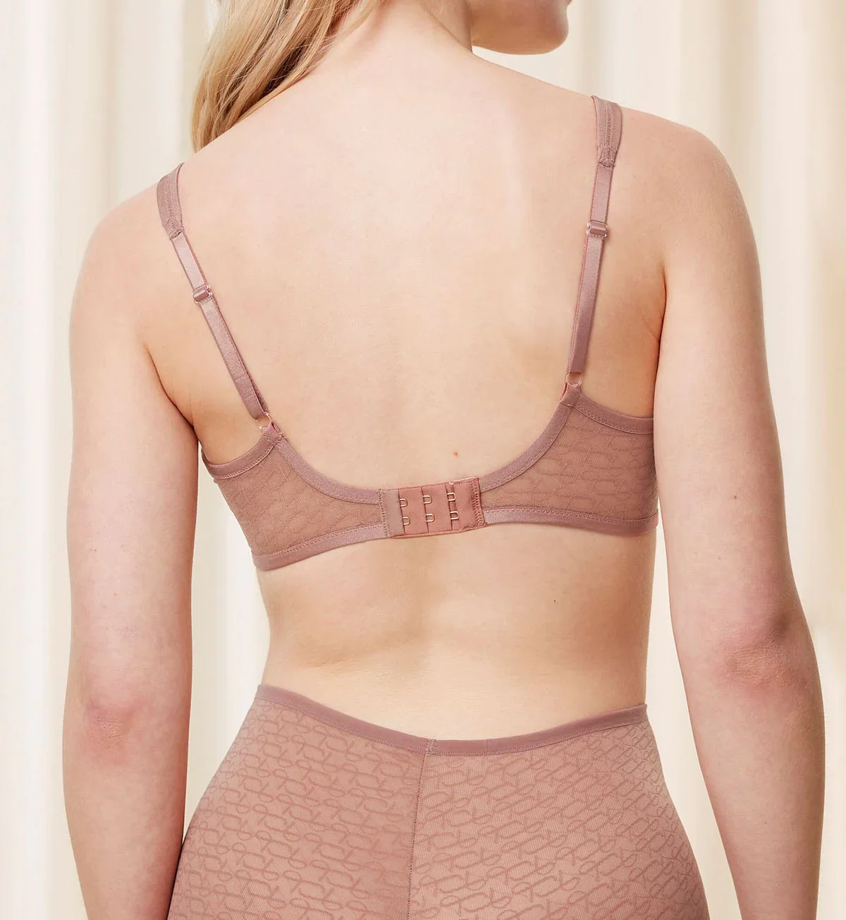 Signature Sheer Minimiser Bra - Image 7